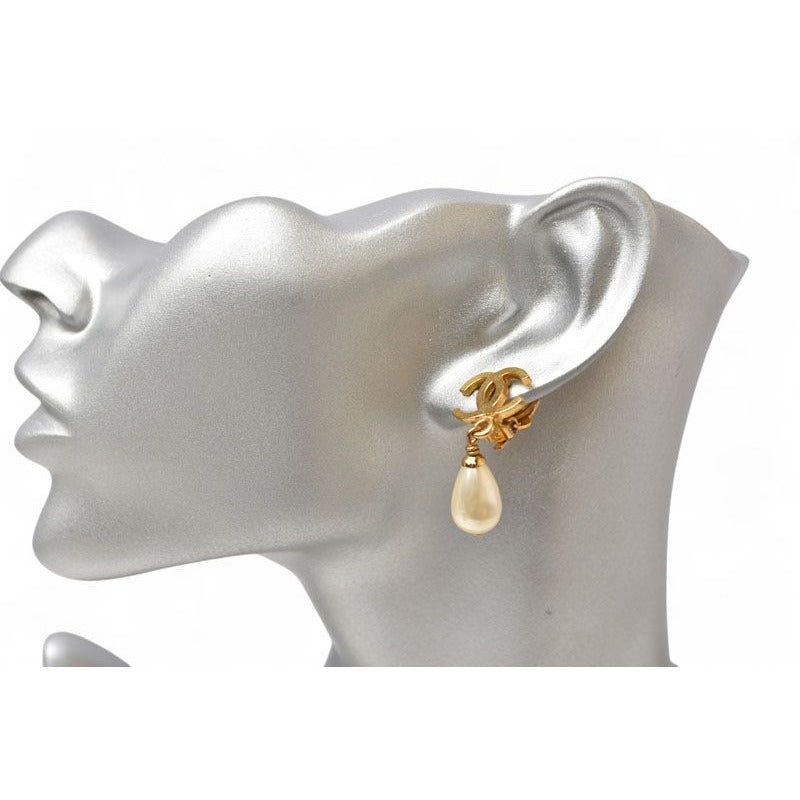 Chanel Earrings Vintage Coco CC Pearl Motif Gold 95 — view 6