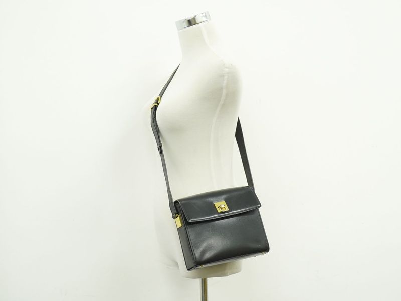 Authentic Celine Leather Shoulder Bag Pochette Black Bag Pre-owned [follow-up