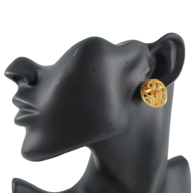 Chanel Oval Vintage Gold Plated 95A Ladies 9.47g Earring