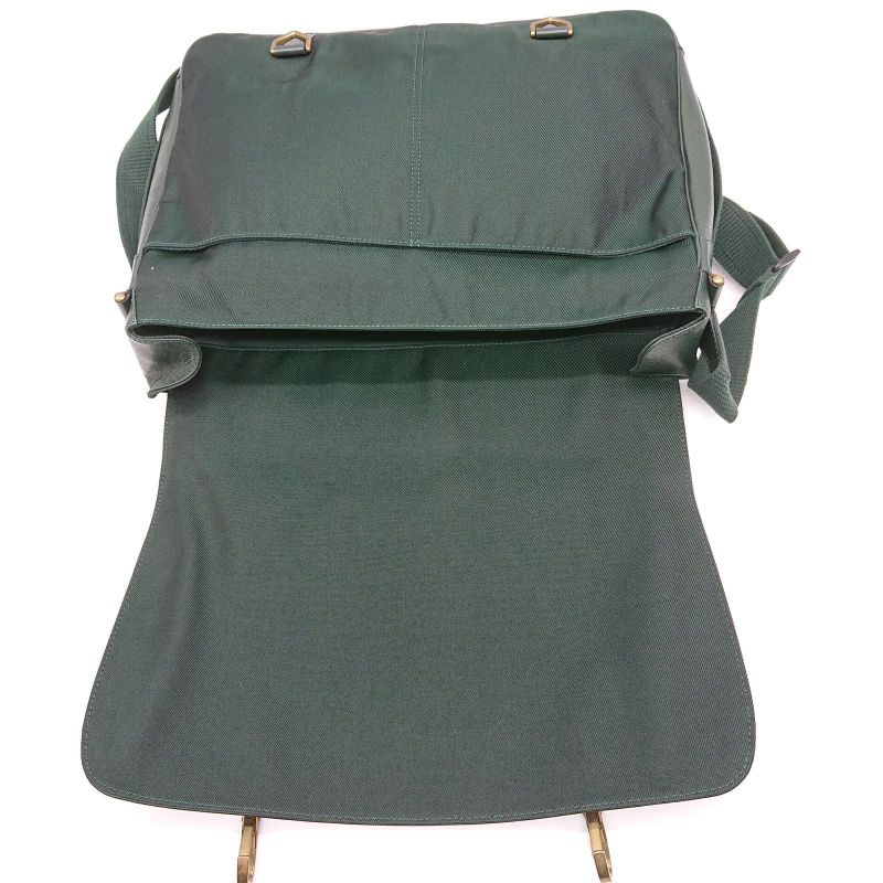 Louis Vuitton Messenger Bag Taiga D'elsewhere Dark Green