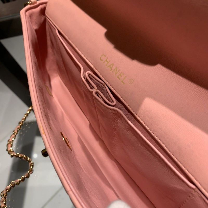 ◎ Authentic Chanel Chocolate Bar Matelasse Shoulder Bag Pink Lambskin Gold