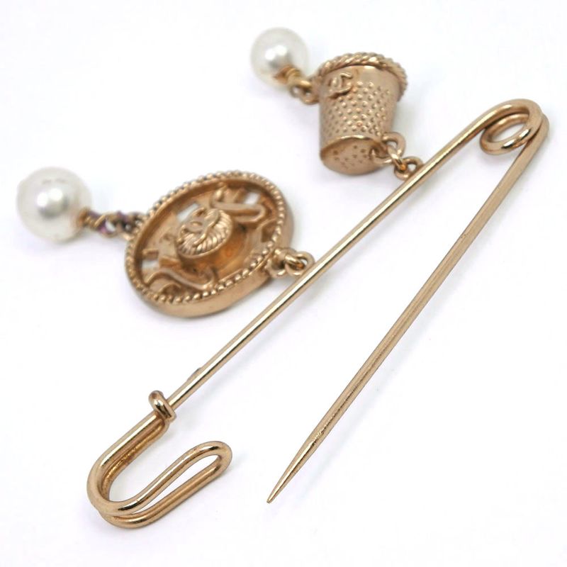 Chanel Coco Mark Gold Plated And Faux Pearl Ladies 18.4g Brooch