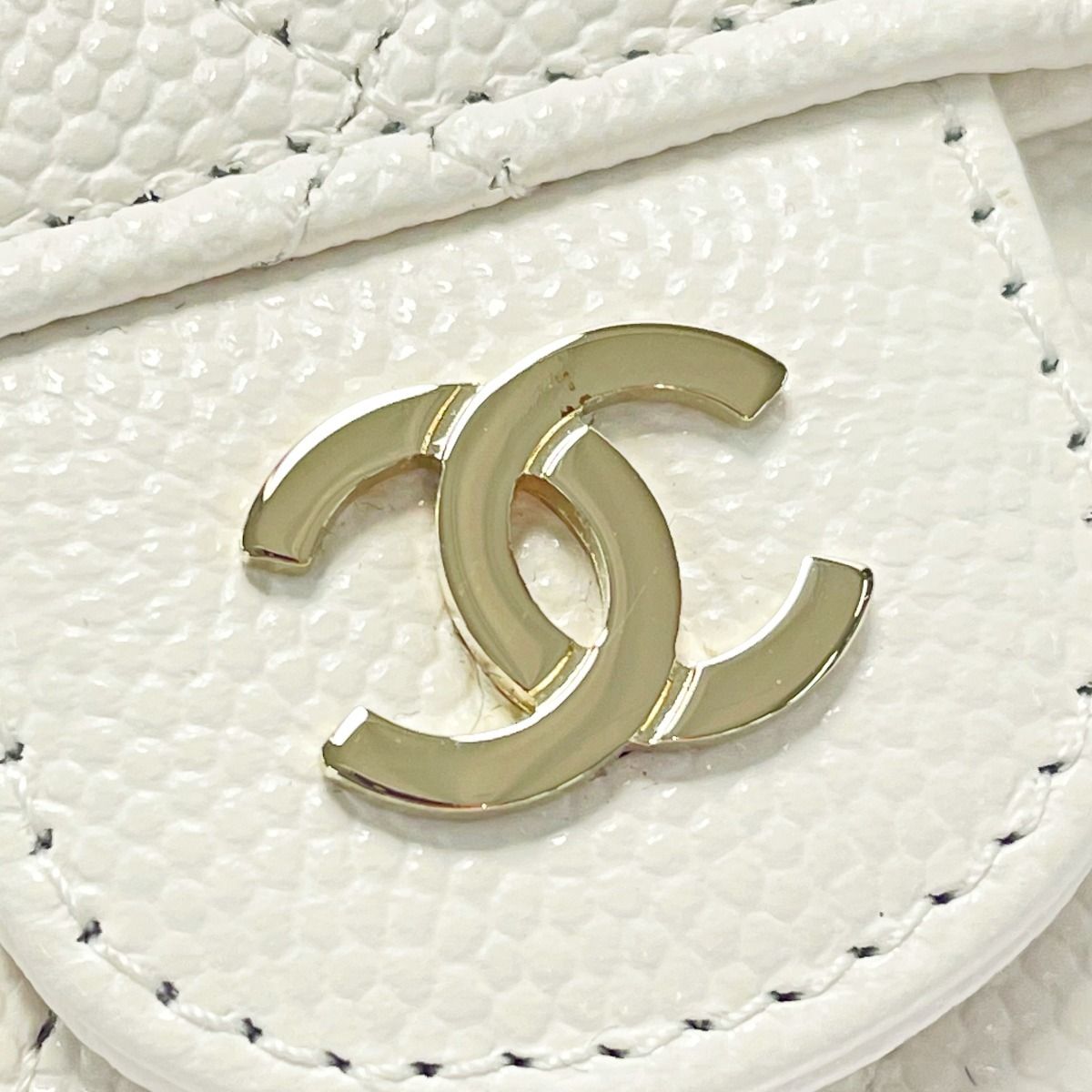 Chanel Matelasse White Card Case Coco Mark Caviar Skin Ladies Authenticity