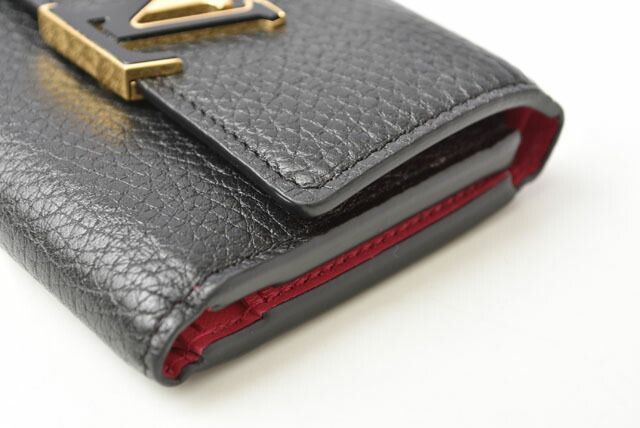 Louis Vuitton Wallet Louis Vuitton Portefeuille Capucines XS Taurillon Noir