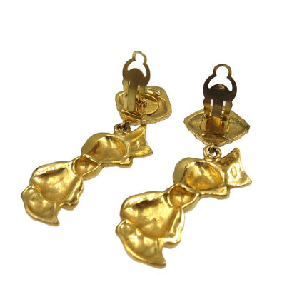 Chanel Vintage Ribbon Metal Gold Earrings 0206 Chanel