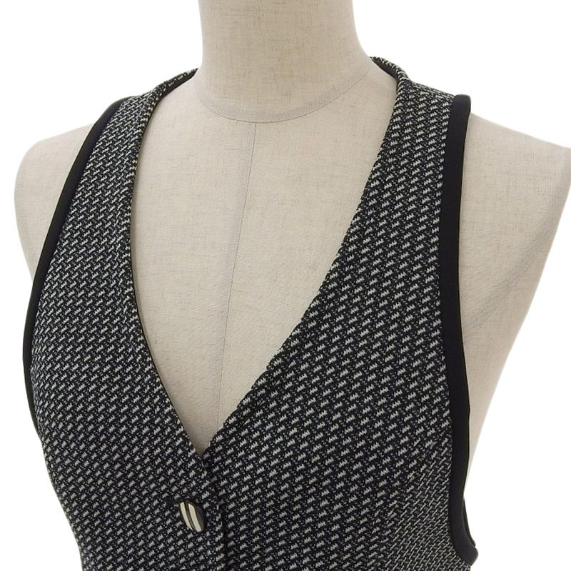 Louis Vuitton 2020ss Wool Check Vest With Gold Coin Charm 34 Women