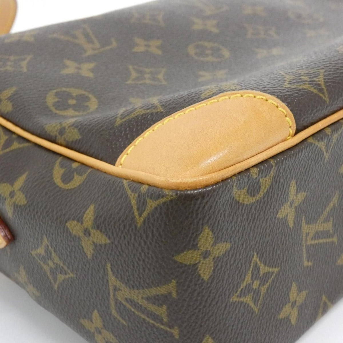 Louis Vuitton Vintage Monogram Trocadero Shoulder Bag — view 3