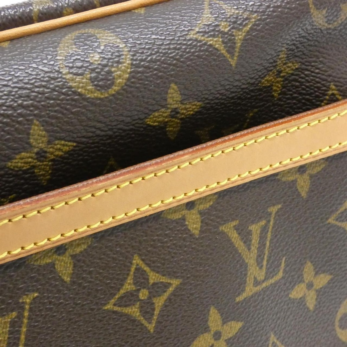 Louis Vuitton Vintage Monogram Trocadero Shoulder Bag — view 5