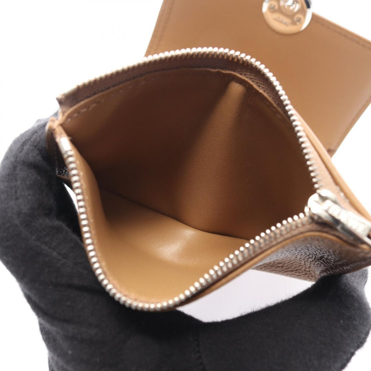 Loewe Trifold Wallet Pebble Small Vertical Mocha Leather — view 4