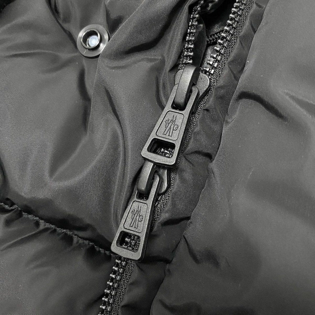 Moncler Erquy Down Coat 2 Black Can Be Worn by — view 11