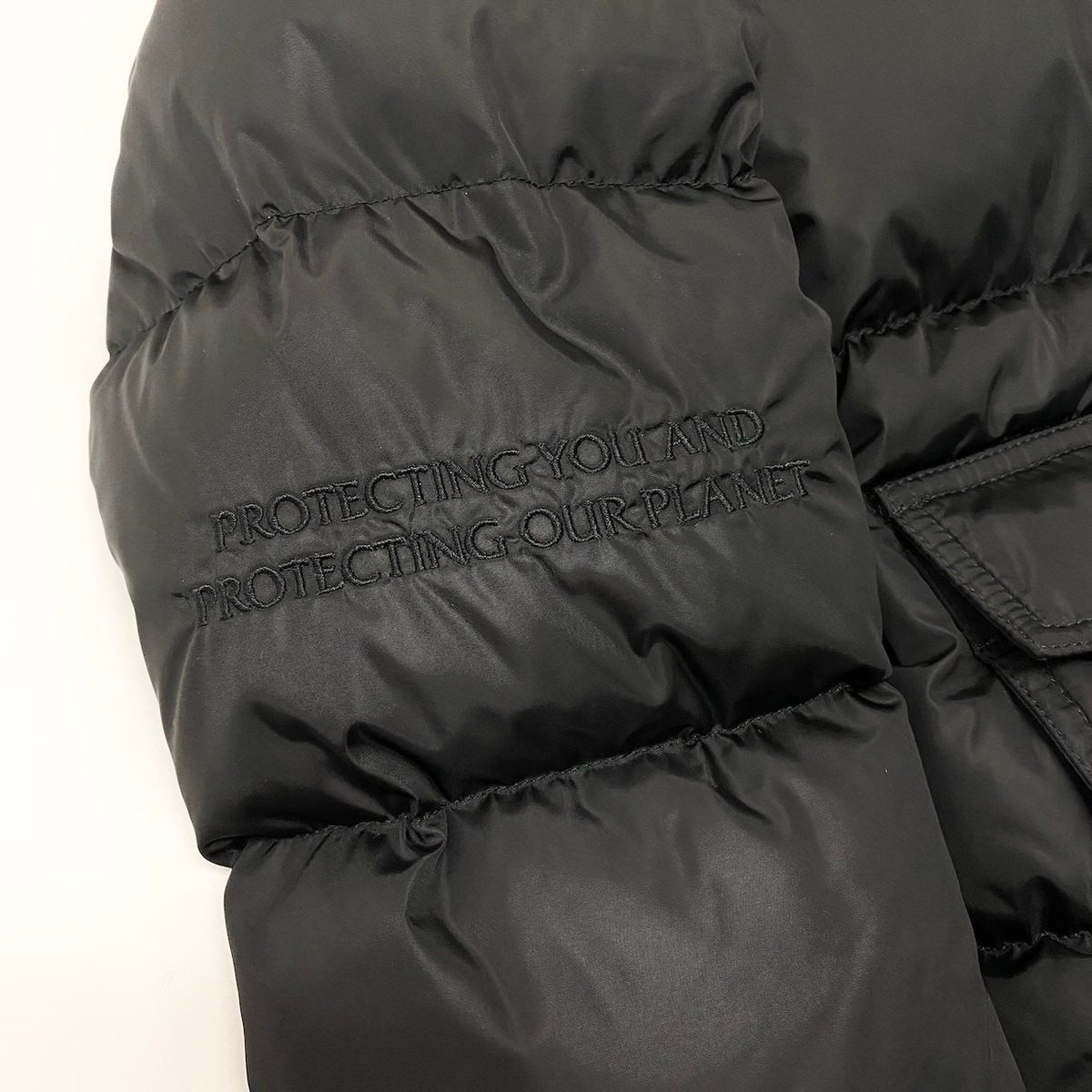 Moncler Erquy Down Coat 2 Black Can Be Worn by — view 8