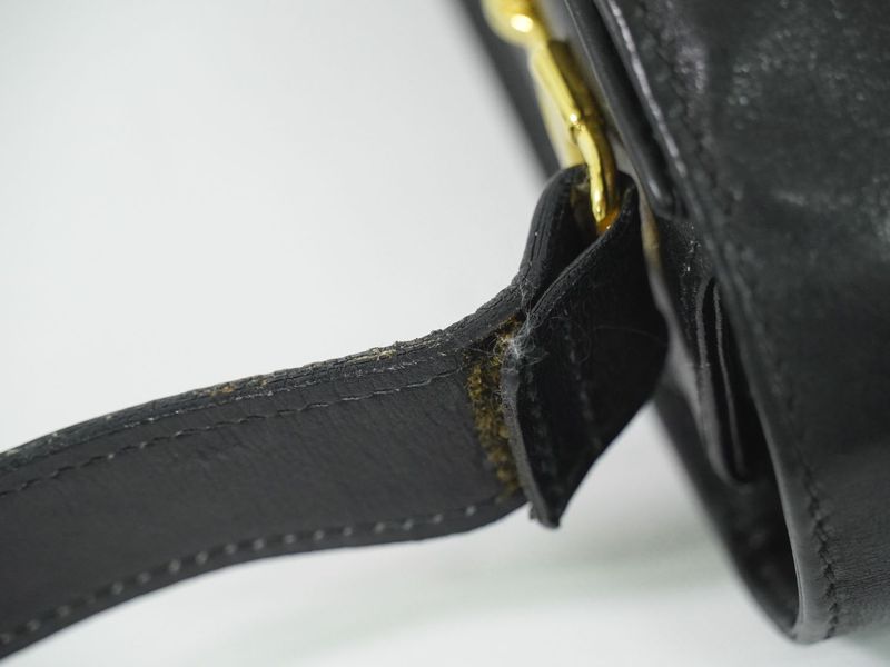 Authentic Celine Carriage Hardware Shoulder Bag Leather Black Bag Pre-owned