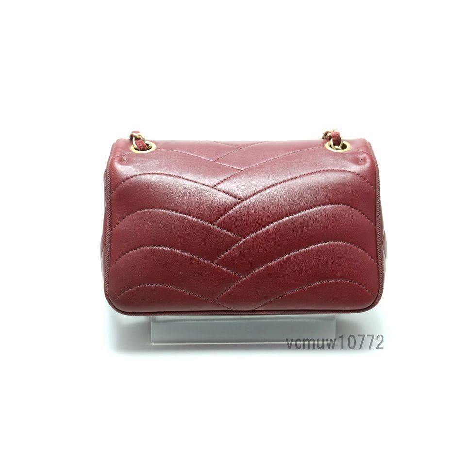 Chanel 22 Wave Stitch Push Lock Leather Chain Shoulder Bag — view 2
