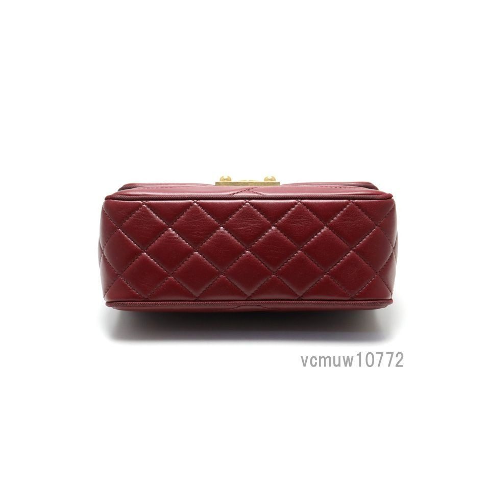 Chanel 22 Wave Stitch Push Lock Leather Chain Shoulder Bag — view 3
