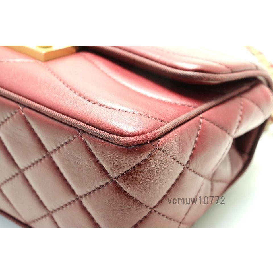 Chanel 22 Wave Stitch Push Lock Leather Chain Shoulder Bag — view 4