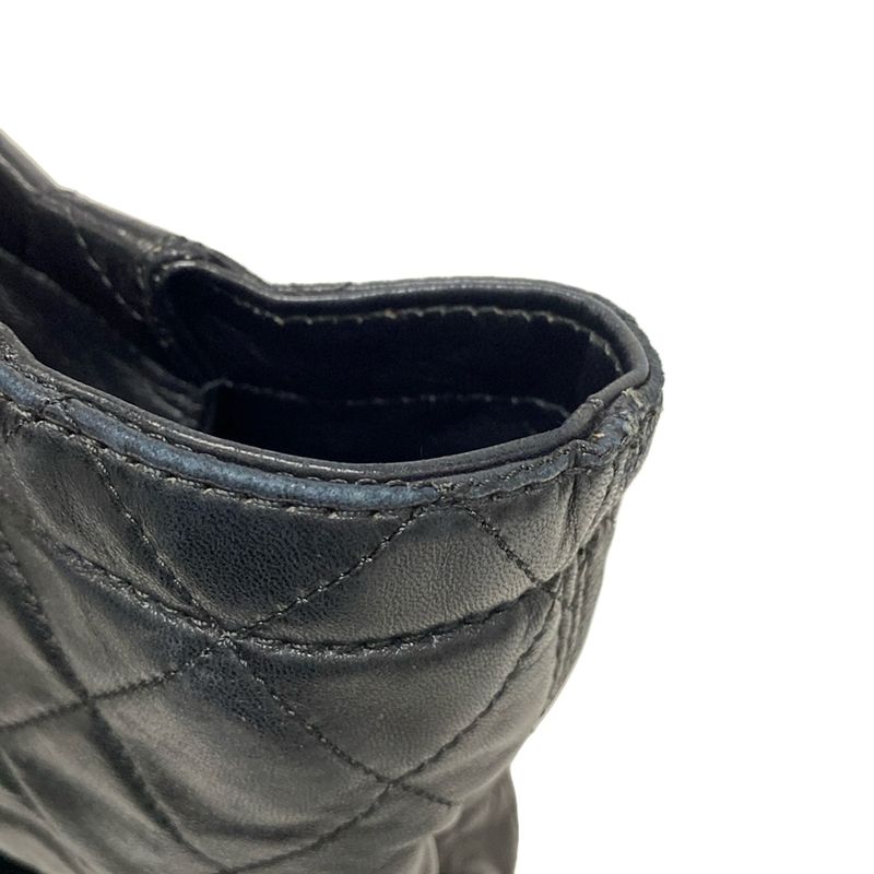 Chanel Shoulder Bag Matelasse Black Silver Hardware / Chain Shoulder / Gathered