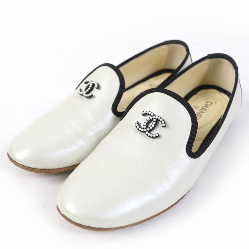 CHANEL 16P G31630 Coco Mark Flat Leather Shoes White Black 35 With Box