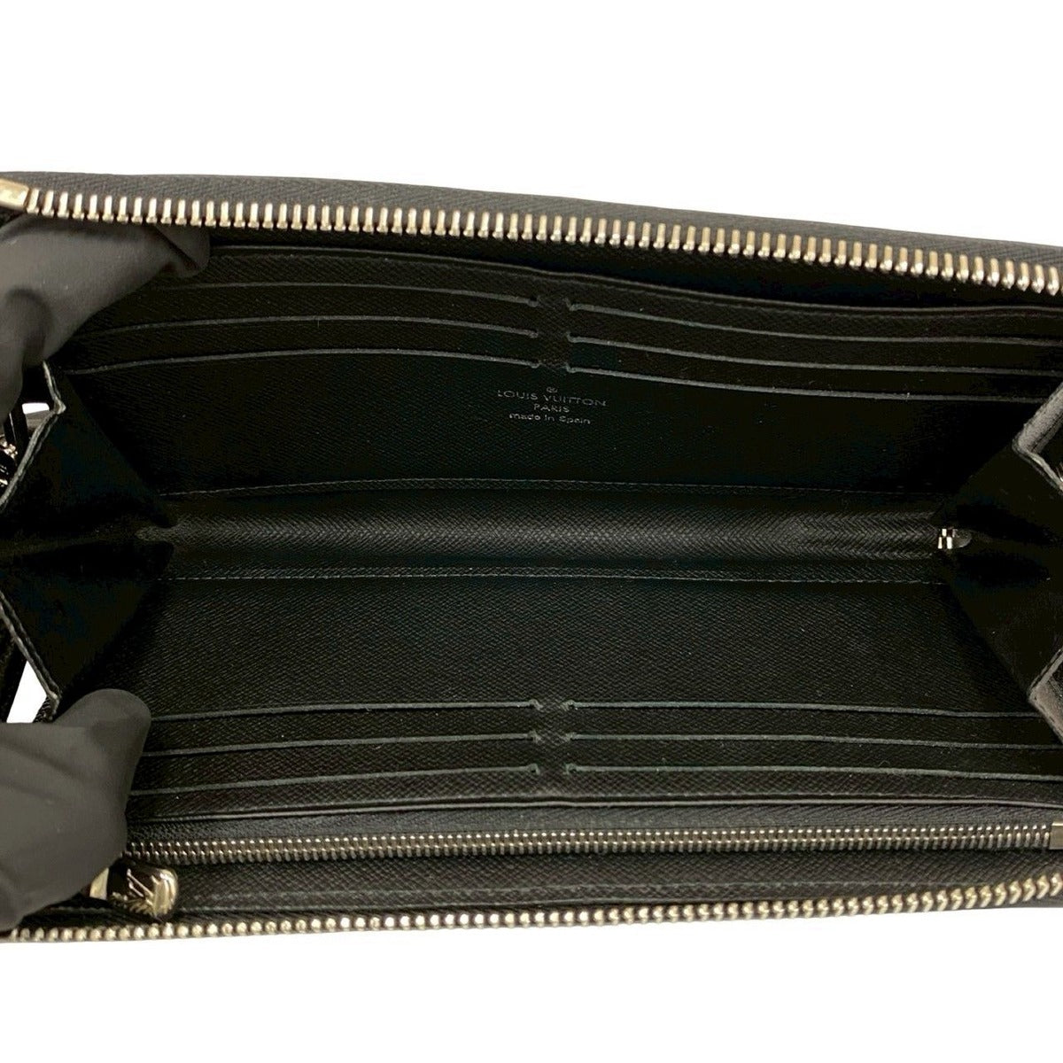 Louis Vuitton Zippy Dragonne Taiga Leather Long Wallet — view 7