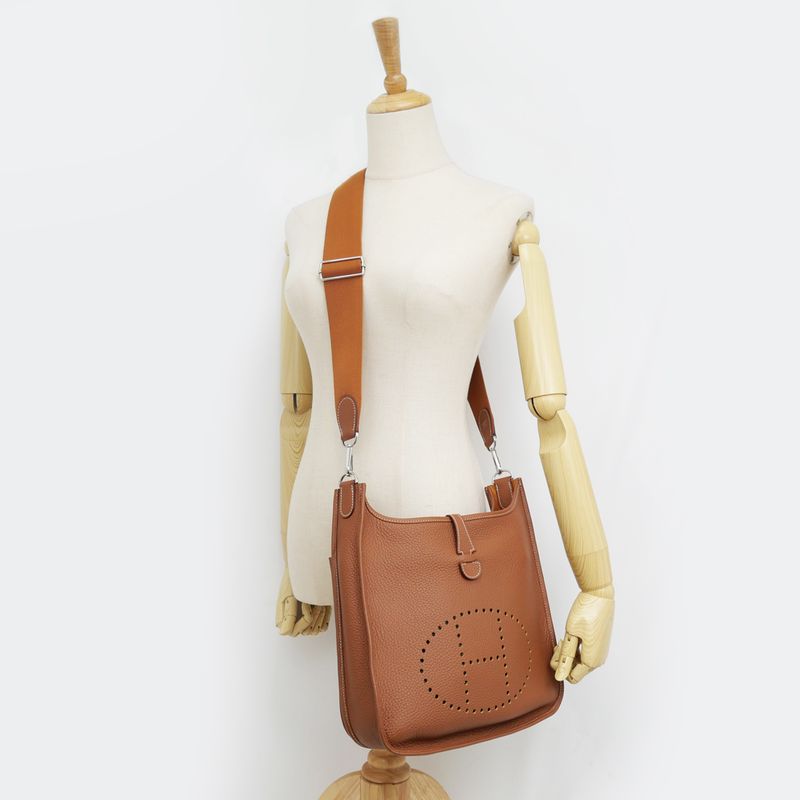 Hermes Evelyne 3 PM Gold Taurillon Clemence W Shoulder Bag Brown