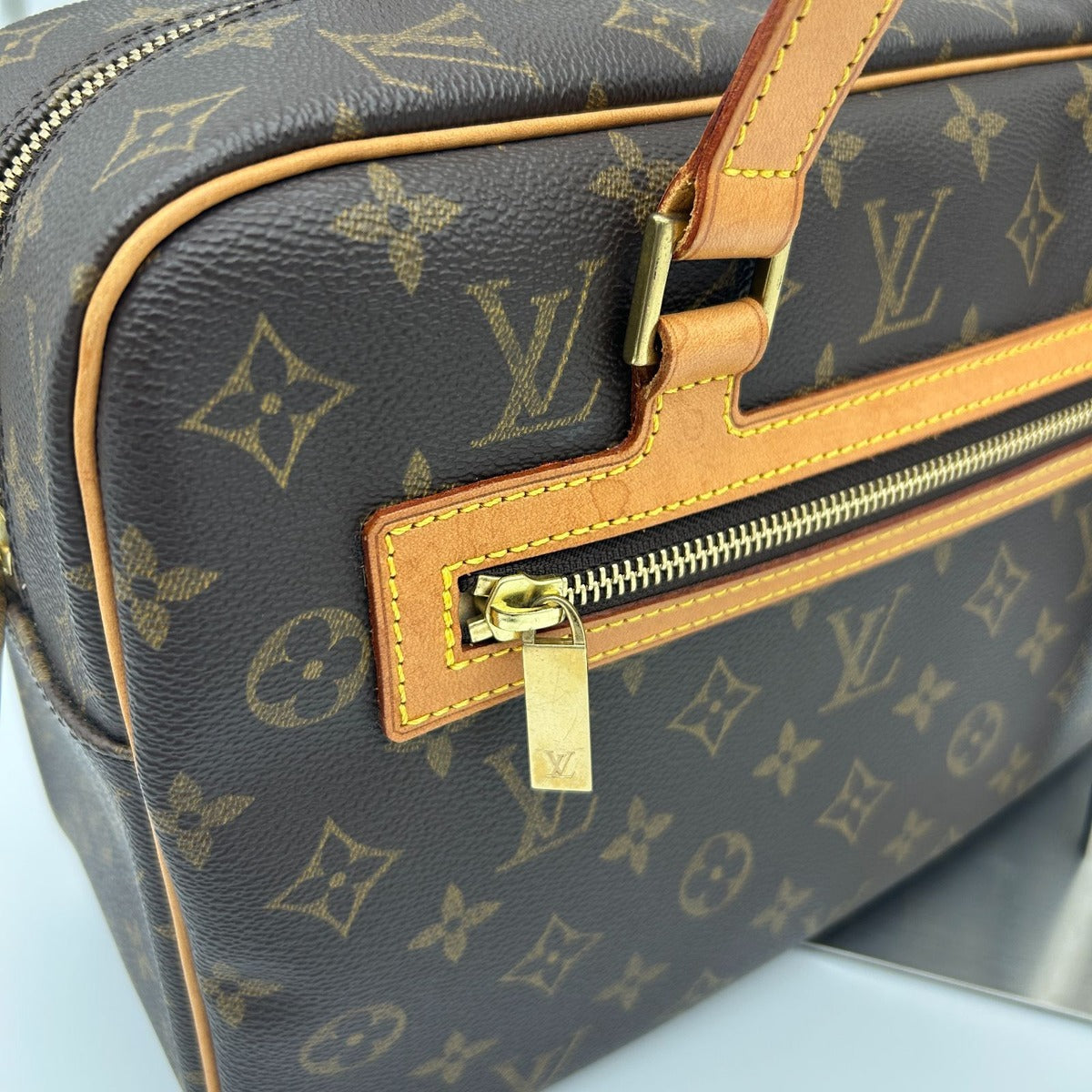 Louis Vuitton Monogram Cite GM — view 5