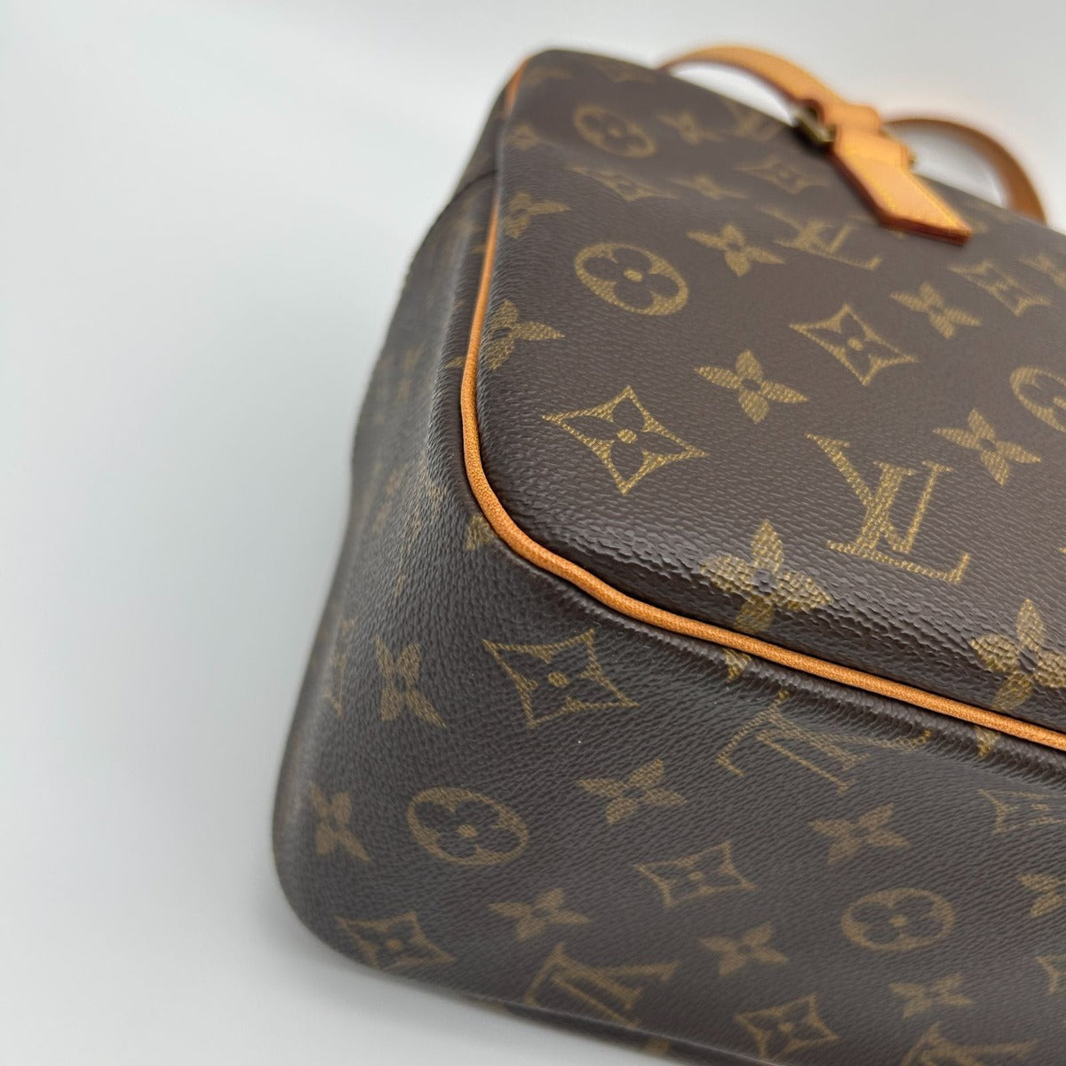Louis Vuitton Monogram Cite GM — view 7
