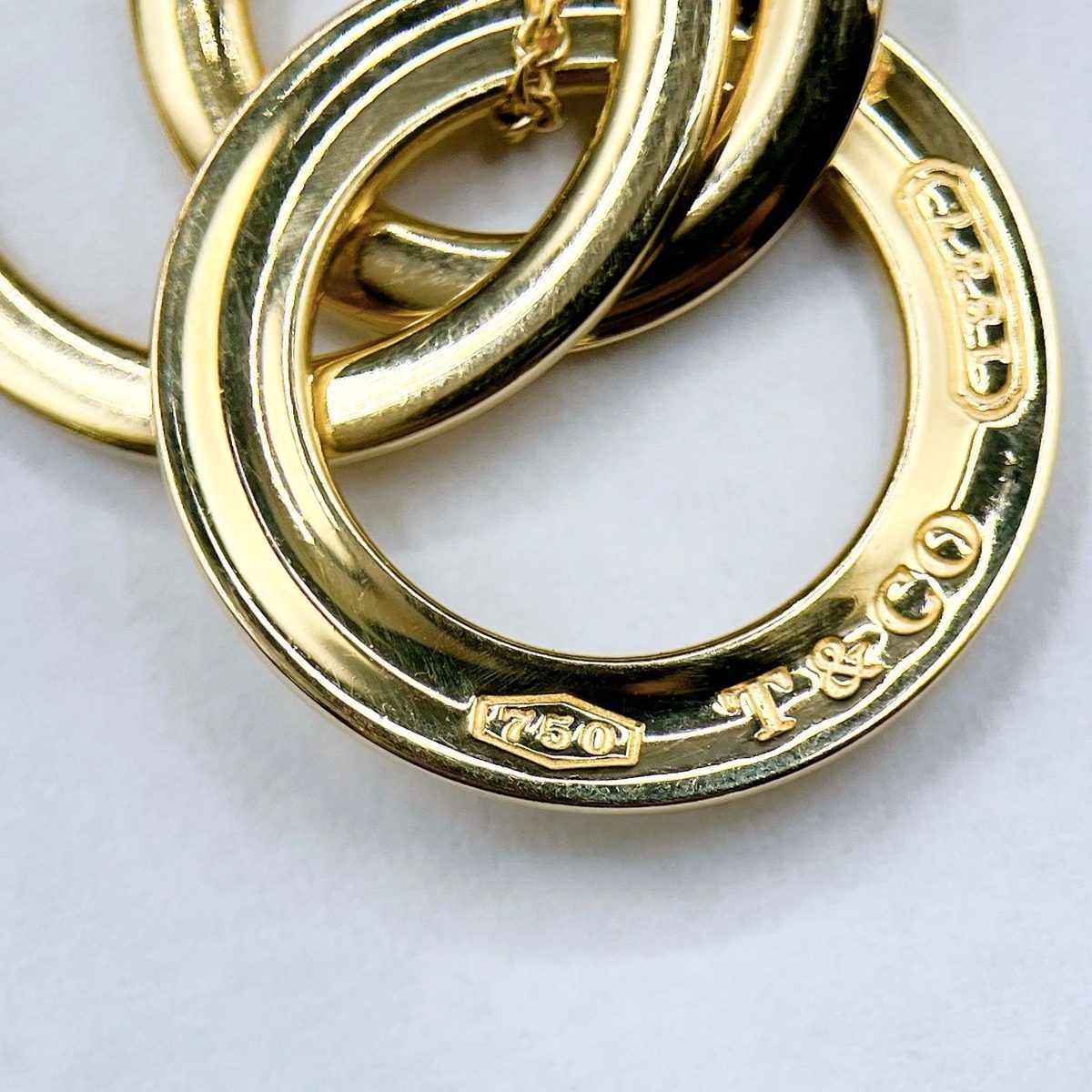 Tiffany & Co Interlocking Circle Yellow Gold Necklace 44 cm — view 6
