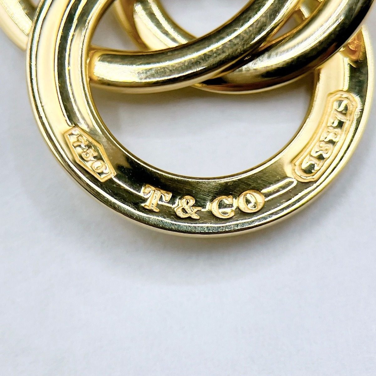 Tiffany & Co Interlocking Circle Yellow Gold Necklace 44 cm — view 7