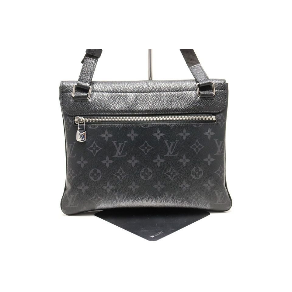 Louis Vuitton Taigarama Flap Messenger Leather Shoulder Bag — view 2