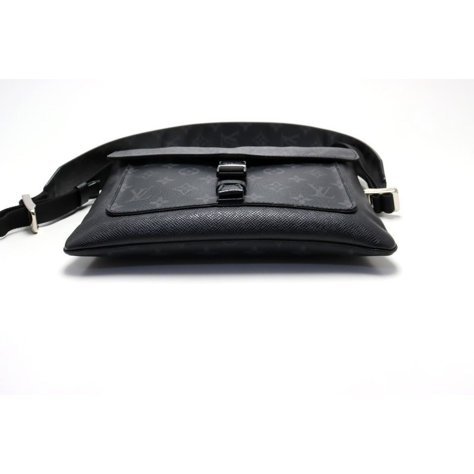 Louis Vuitton Taigarama Flap Messenger Leather Shoulder Bag — view 3