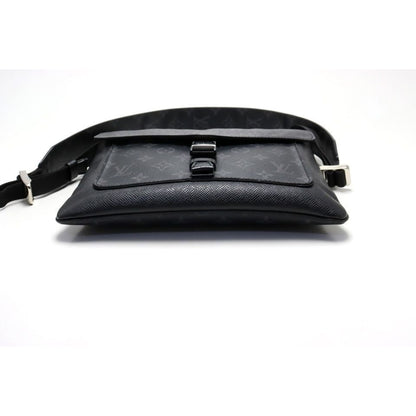 Louis Vuitton Taigarama Flap Messenger Leather Shoulder Bag — view 3