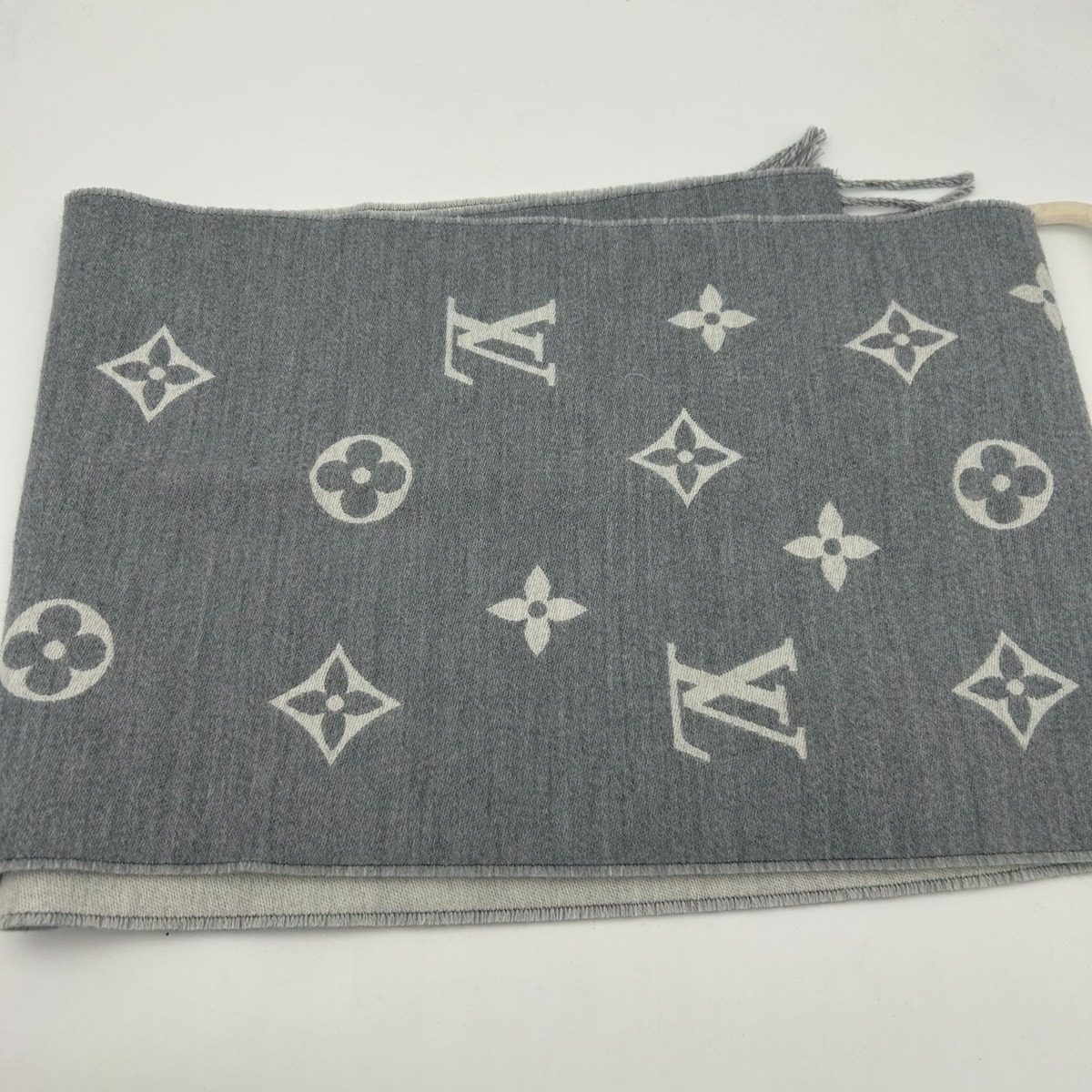 Louis Vuitton Scarf All About Monogram — view 6