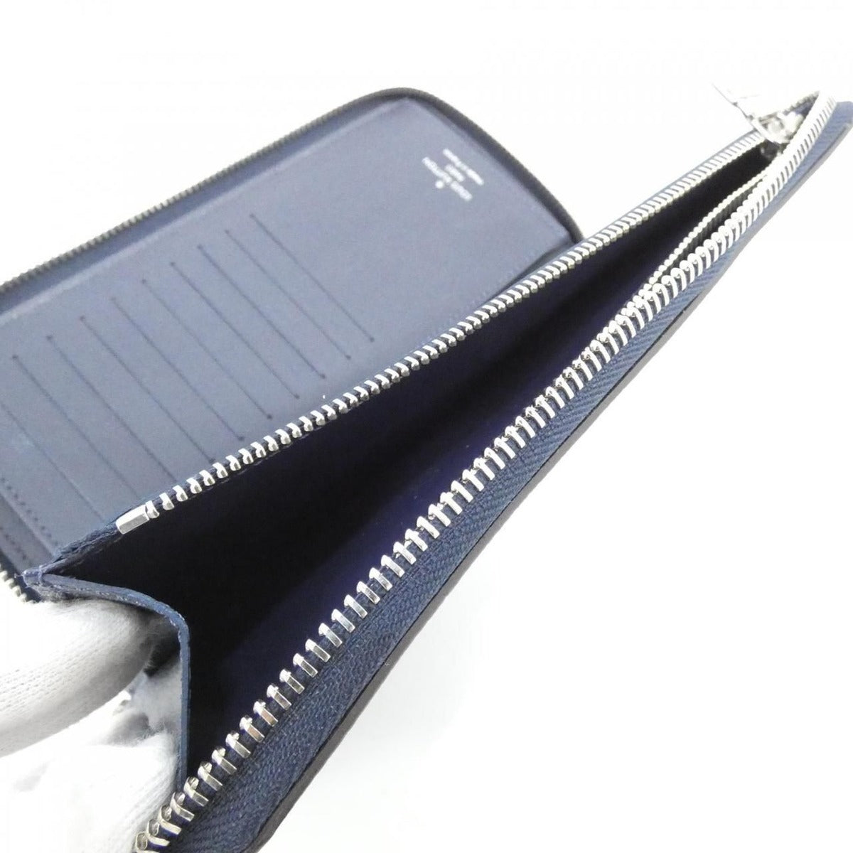 Louis Vuitton Taiga Zippy Wallet Vertical — view 6