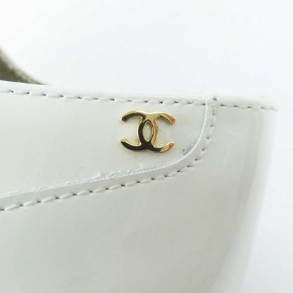 CHANEL 17A G33057 Lace-up Patent Leather Booties With Coco Mark White Gold