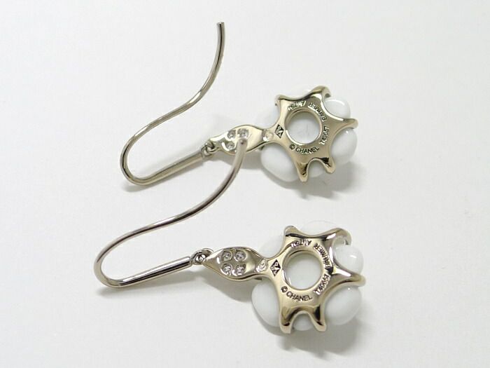 Chanel Earrings Camellia Swing Drop 750wg 18K White Gold White Togo Old Diamond