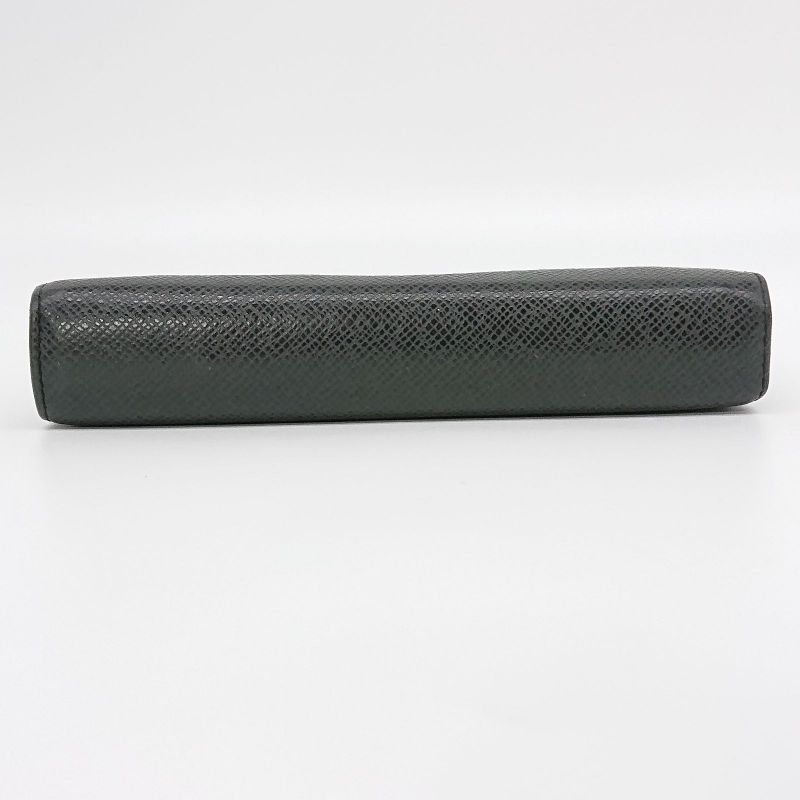 Louis Vuitton Agenda MM Taiga Black Ruler With Refill