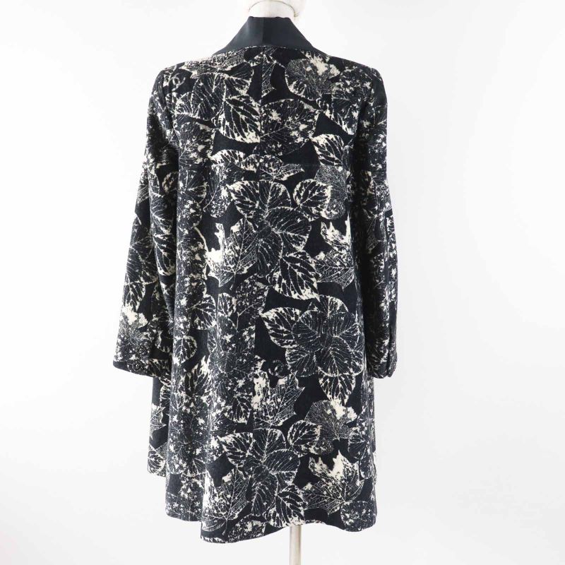 Chanel P60011 Cotton Partially Lined Silk Coco Mark Buttons Total Pattern Shawl