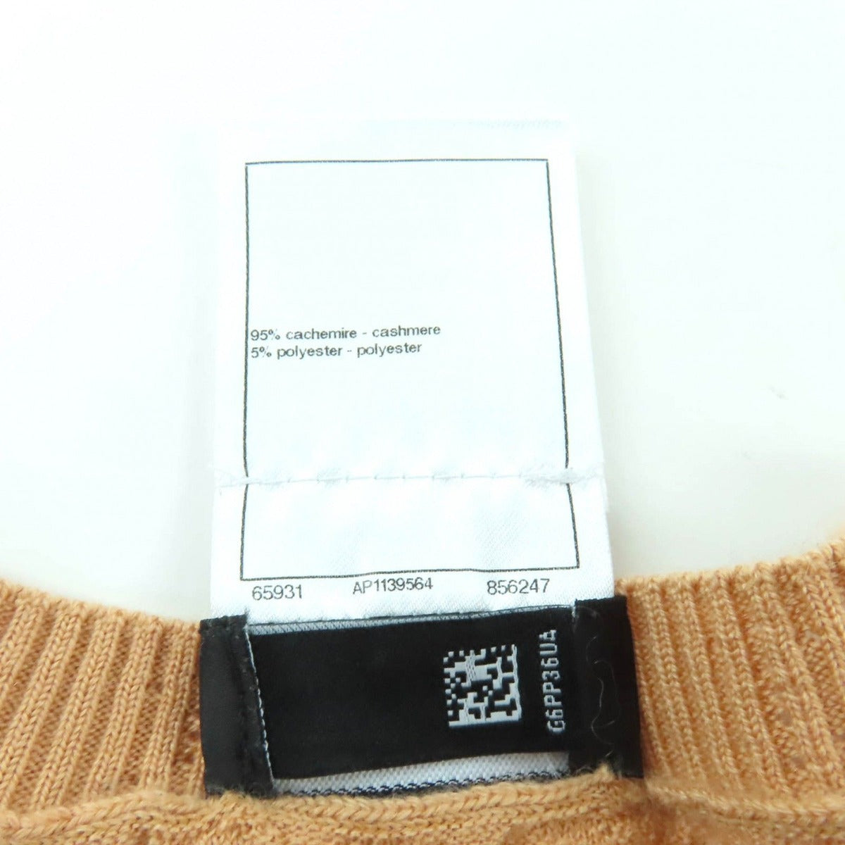 Chanel CC Logo Crew Neck with Plate Long Sleeve Cashmere Knit — view 8