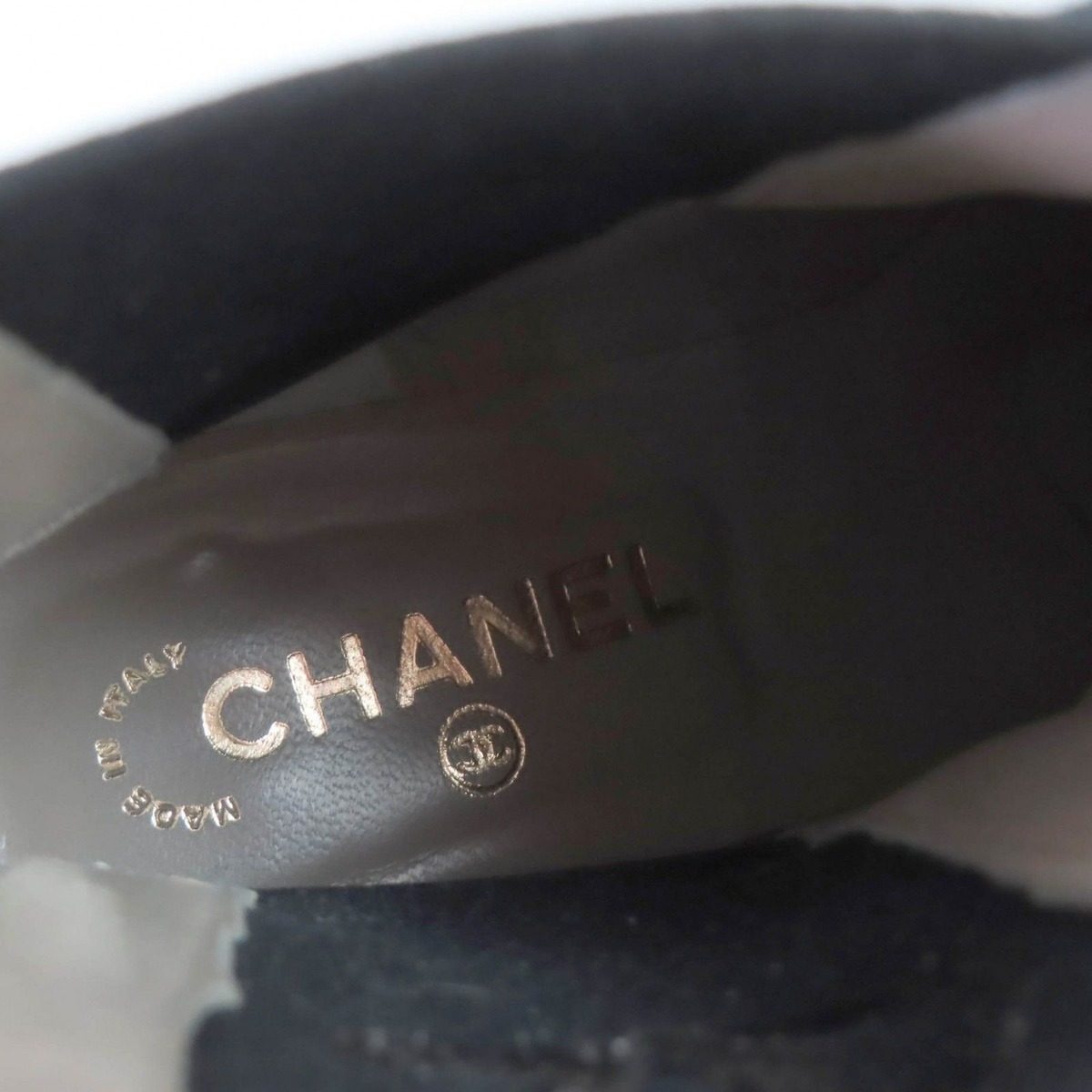 Chanel Vintage CC Logo Embroidery Square Toe Calf Hair Side Gore Boots Black 37 — view 10
