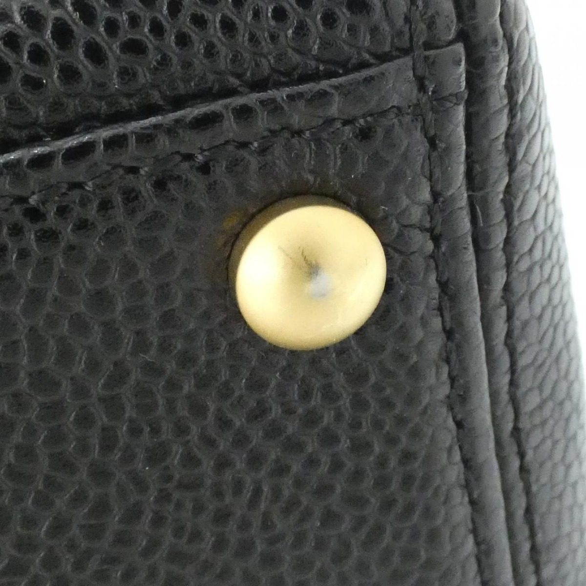Chanel Shoulder Bag Gold — view 2