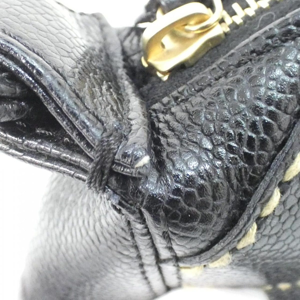 Chanel Shoulder Bag Gold — view 5
