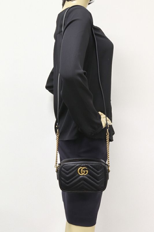 Gucci Chain Shoulder Bag GG Marmont Quilted Mini Bag Calf Black Gold Hardware