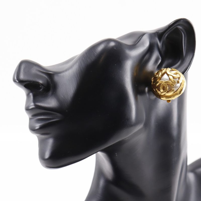 Chanel Triple Coco Mark Vintage Gold Plated And Faux Pearl 94A Ladies 29.4g