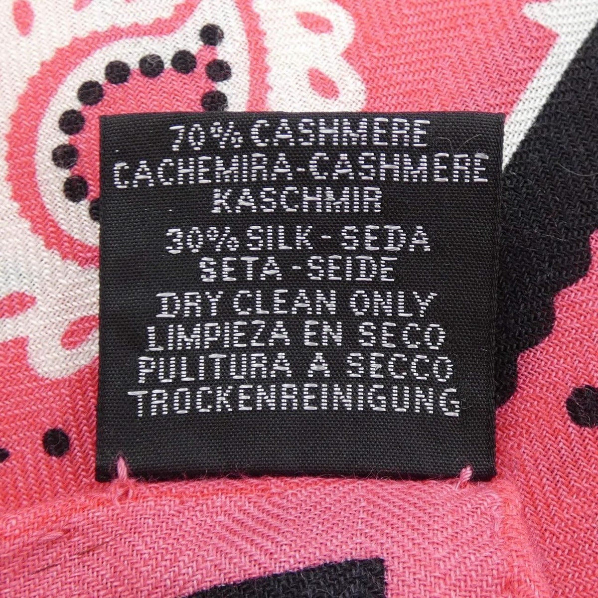 Hermes Couvertures ET Tenues de Jour Bandana Carre Shawl Black White Pink — view 3