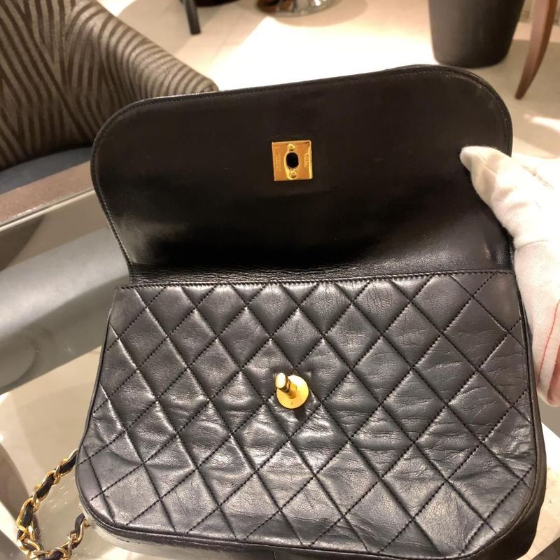 ◎authentic Chanel Half Moon Shoulder Bag Black
