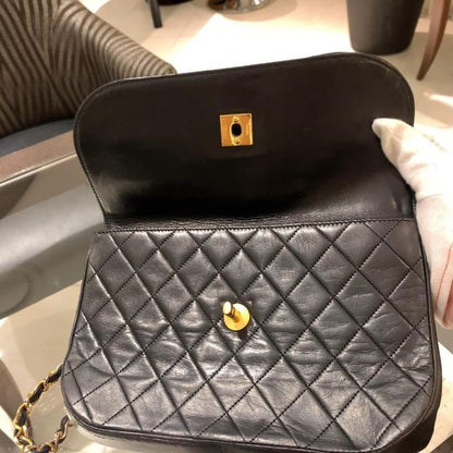 ◎authentic Chanel Half Moon Shoulder Bag Black