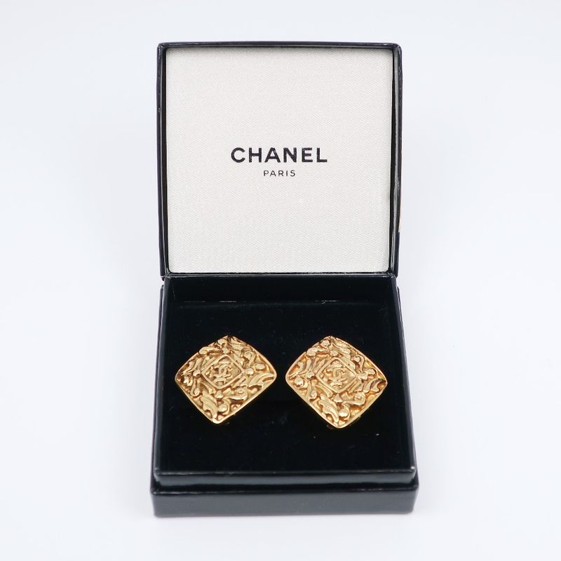 Chanel Coco Mark Vintage Gold Plated Ladies 19.7g Earrings