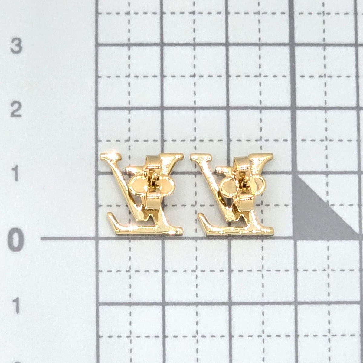 Louis Vuitton Earrings LV Iconic Initial Gold Color Metal — view 9