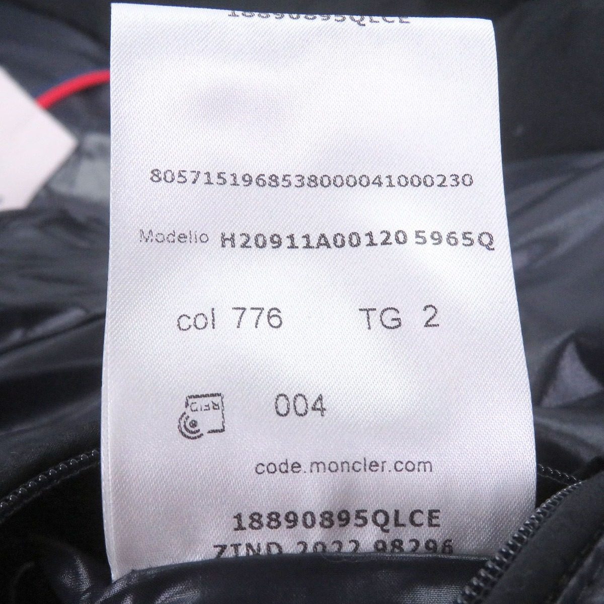 Moncler Chardon Giubbotto Logo Patch Jacket — view 12
