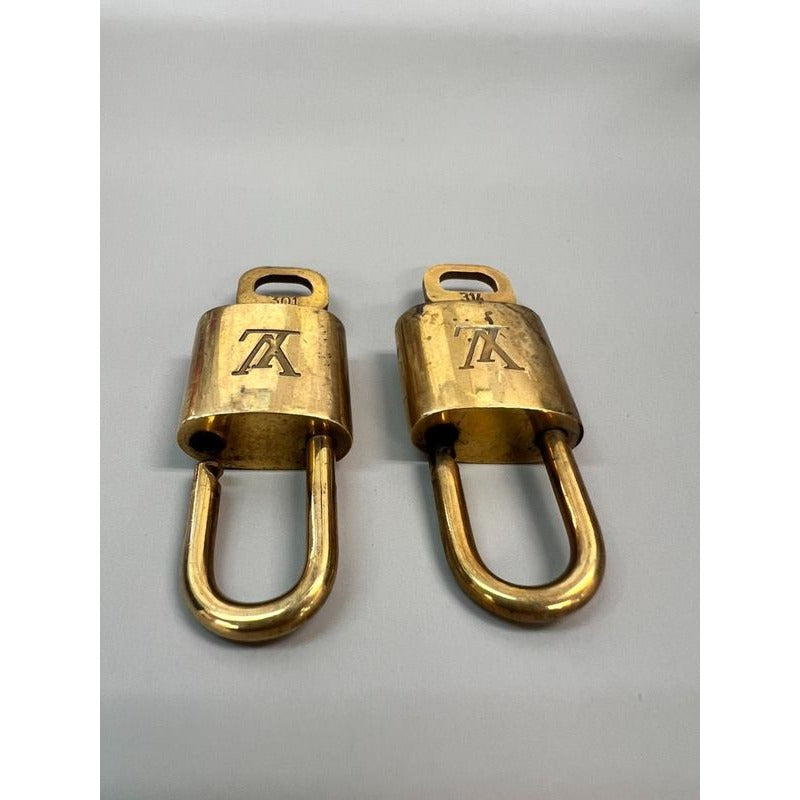 Louis Vuitton Padlock Key Set 21 Ms884 — view 6