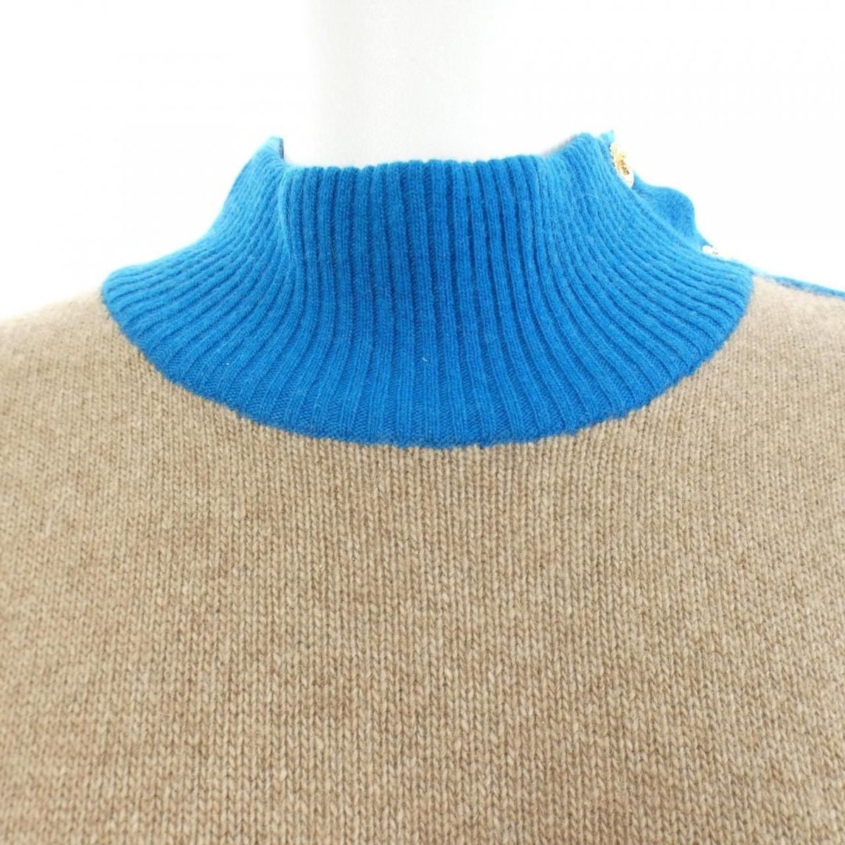 Chanel Vintage Clover Button Knit — view 5